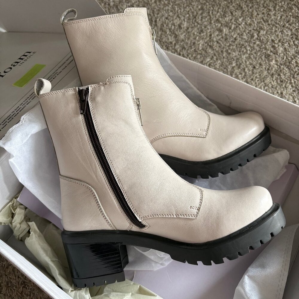 Journee Signature Women's Genuine Leather Round Toe Stacked Combat Bootie Size 6